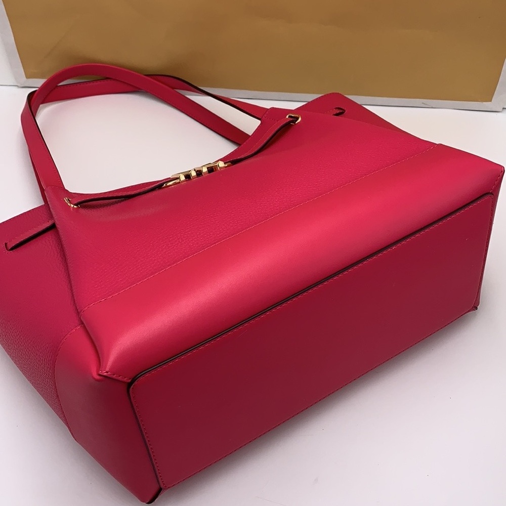 MICHAEL KORS
Reed Large Leather Belted
Shoulder Handbag & Wallet
Electric Pink - Picture 10 of 16